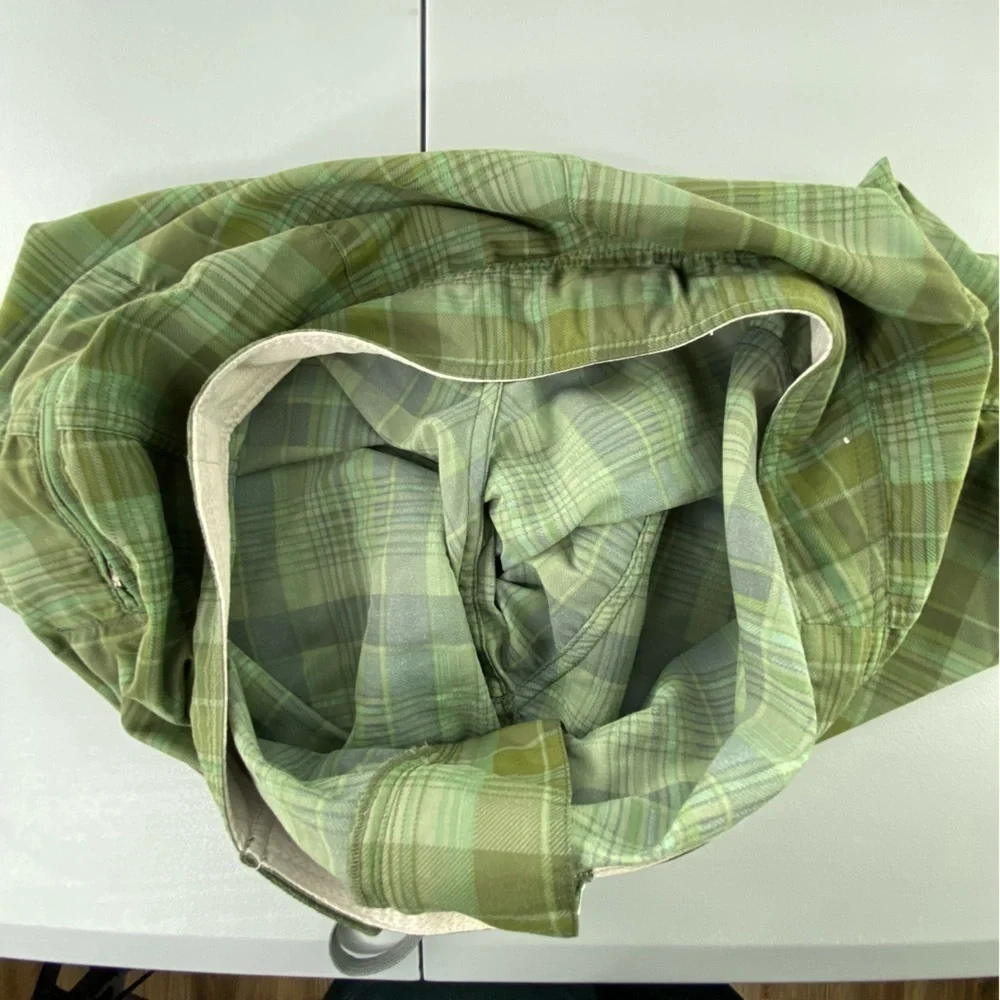 Patagonia green plaid wayfarer board short swim trunks, 34